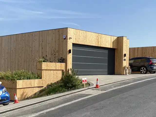 PAR Cladding 178 British Cedar par co2timber.co.uk